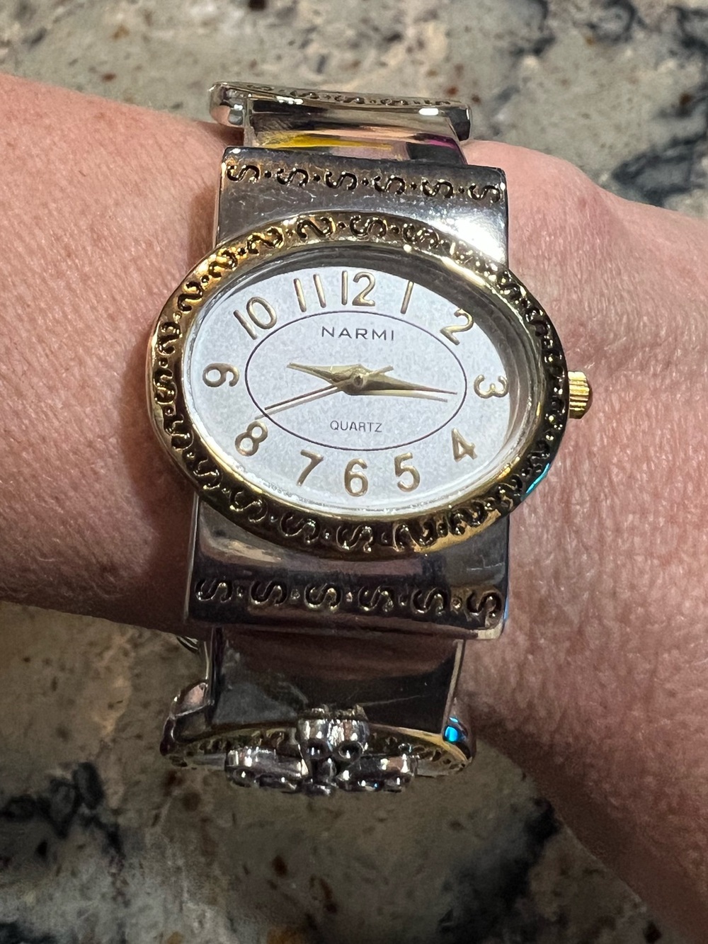 Vintage Style Two-Tone Women's Bracelet Watch in Gold and Silver